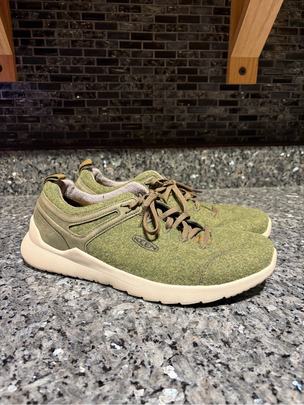 KEEN Highland Arway Green Wool Sneakers Casual Shoes Lace Up Mens 9.5 EUC